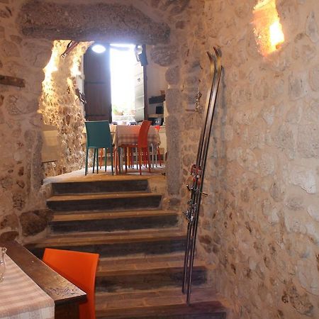Le Pagliare Del Gran Sasso Bed & Breakfast Assergi Exterior photo