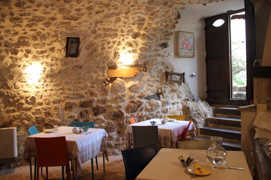 Le Pagliare Del Gran Sasso Bed & Breakfast Assergi Exterior photo