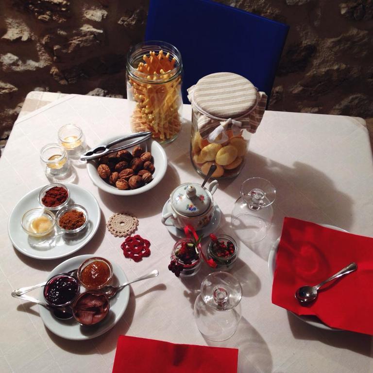 Le Pagliare Del Gran Sasso Bed & Breakfast Assergi Exterior photo