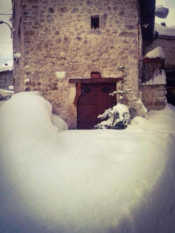 Le Pagliare Del Gran Sasso Bed & Breakfast Assergi Exterior photo
